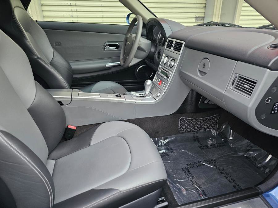 Used 2008 Chrysler Crossfire Limited image 9