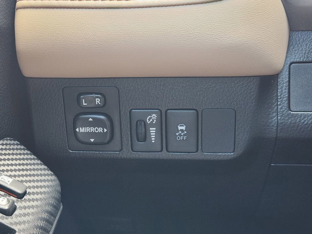 Used 2014 Toyota RAV4 XLE FWD image 20