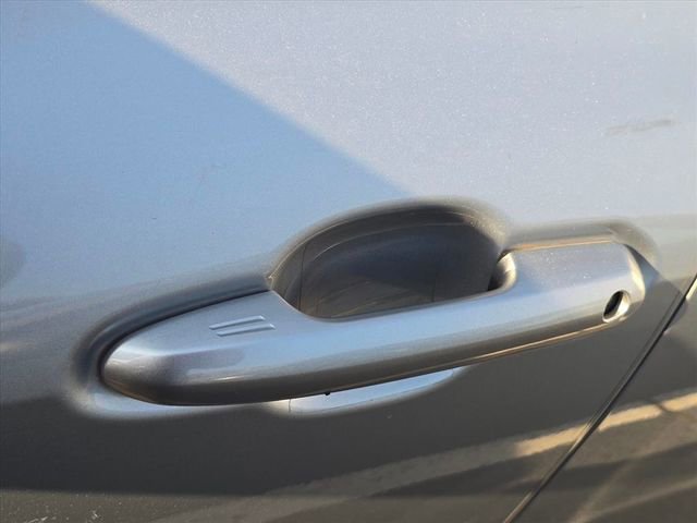 Used 2020 Toyota Highlander XLE image 26