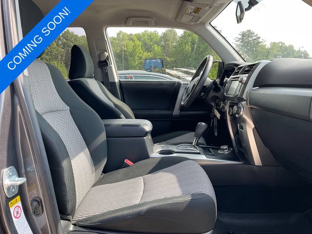 Used 2016 Toyota 4Runner SR5 AWD/4WD image 4