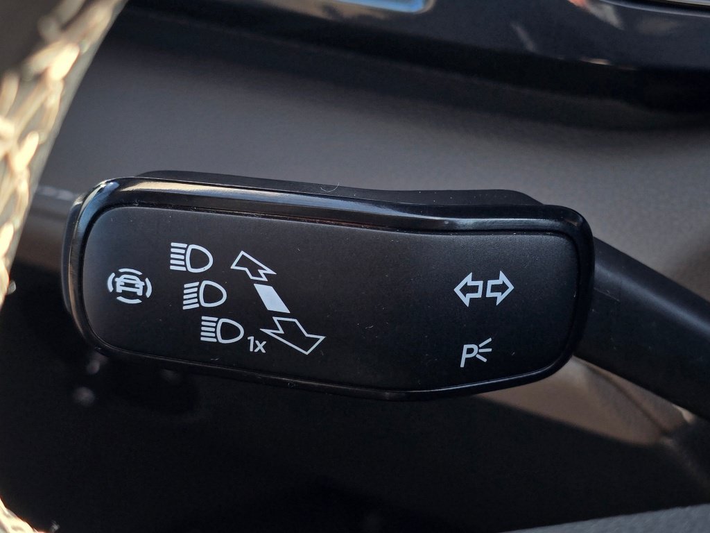 Used 2022 Volkswagen Taos SEL AWD/4WD image 41