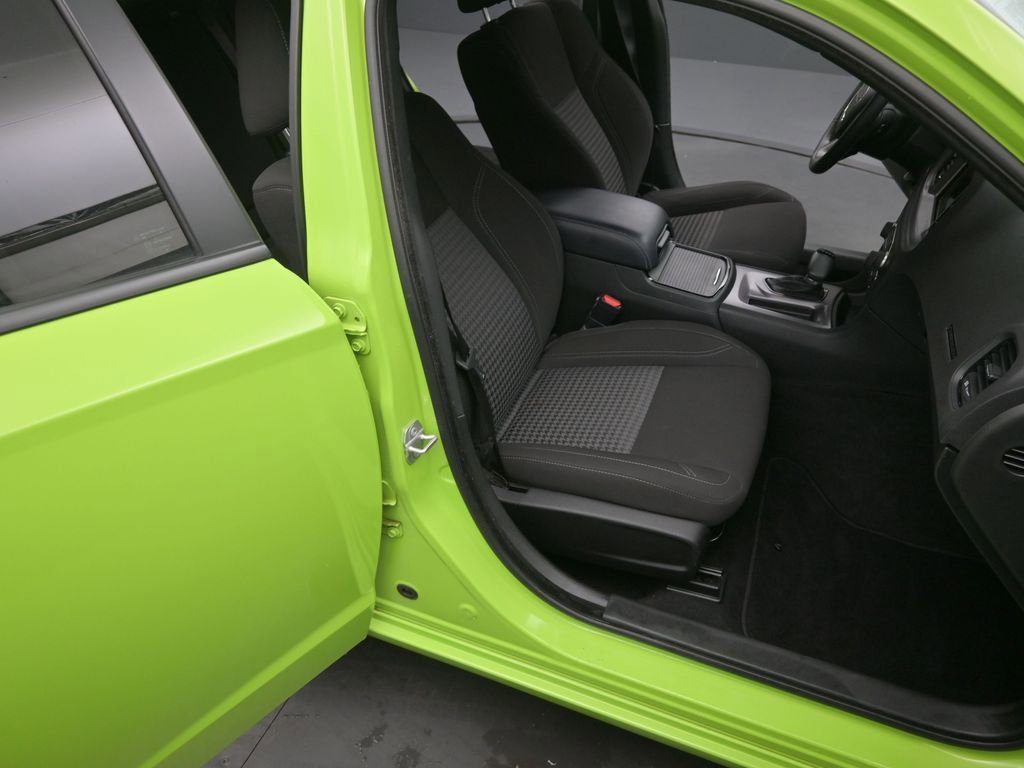 Used 2023 Dodge Charger SXT w/ Blacktop Package image 19