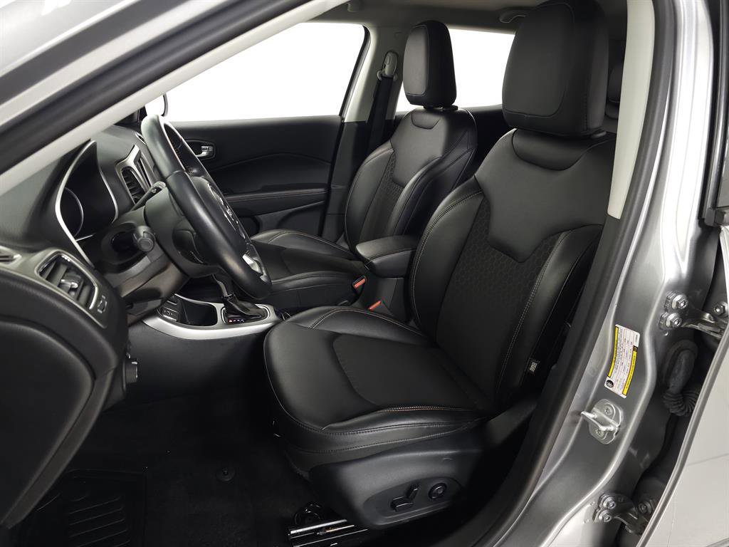 Used 2018 Jeep Compass Latitude w/ Popular Equipment Group image 14