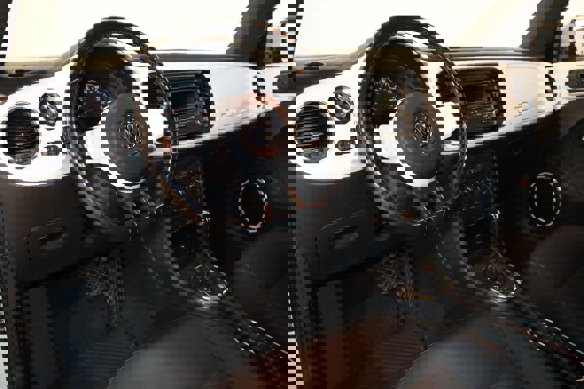 Used 2012 Volkswagen Beetle 2.5 image 33