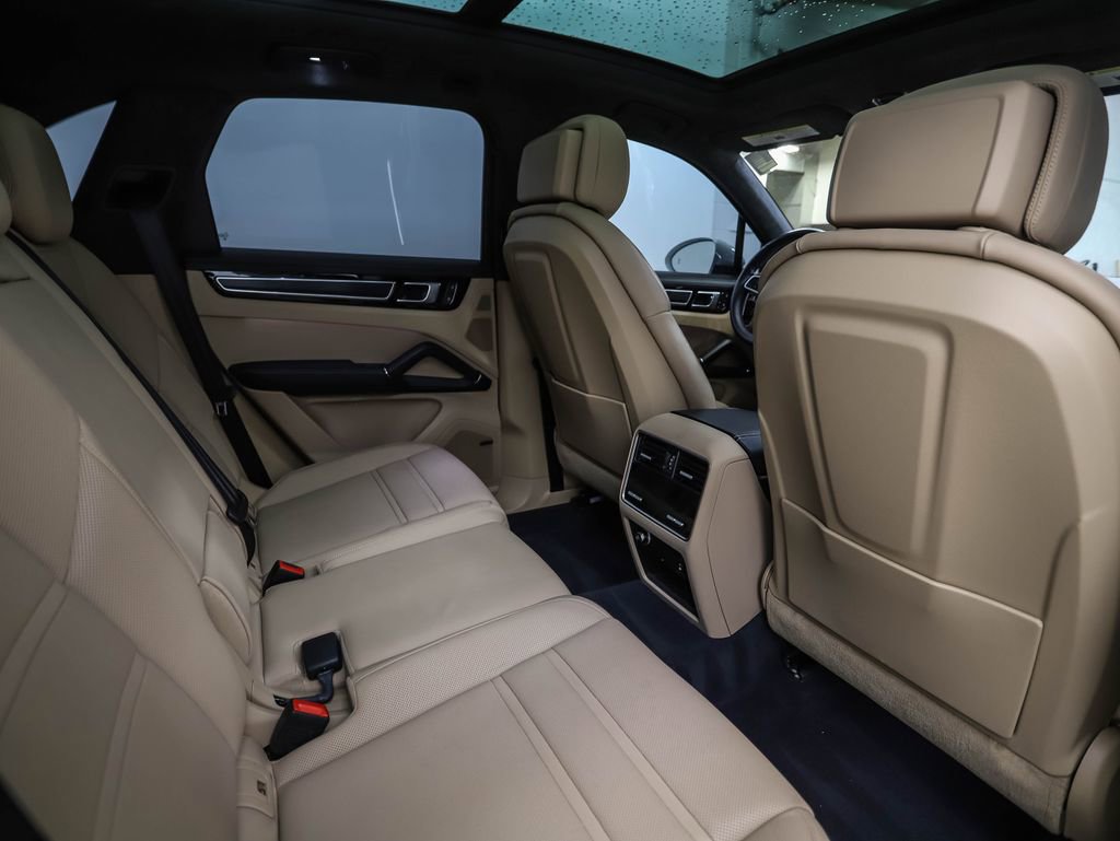 Used 2022 Porsche Cayenne GTS image 25