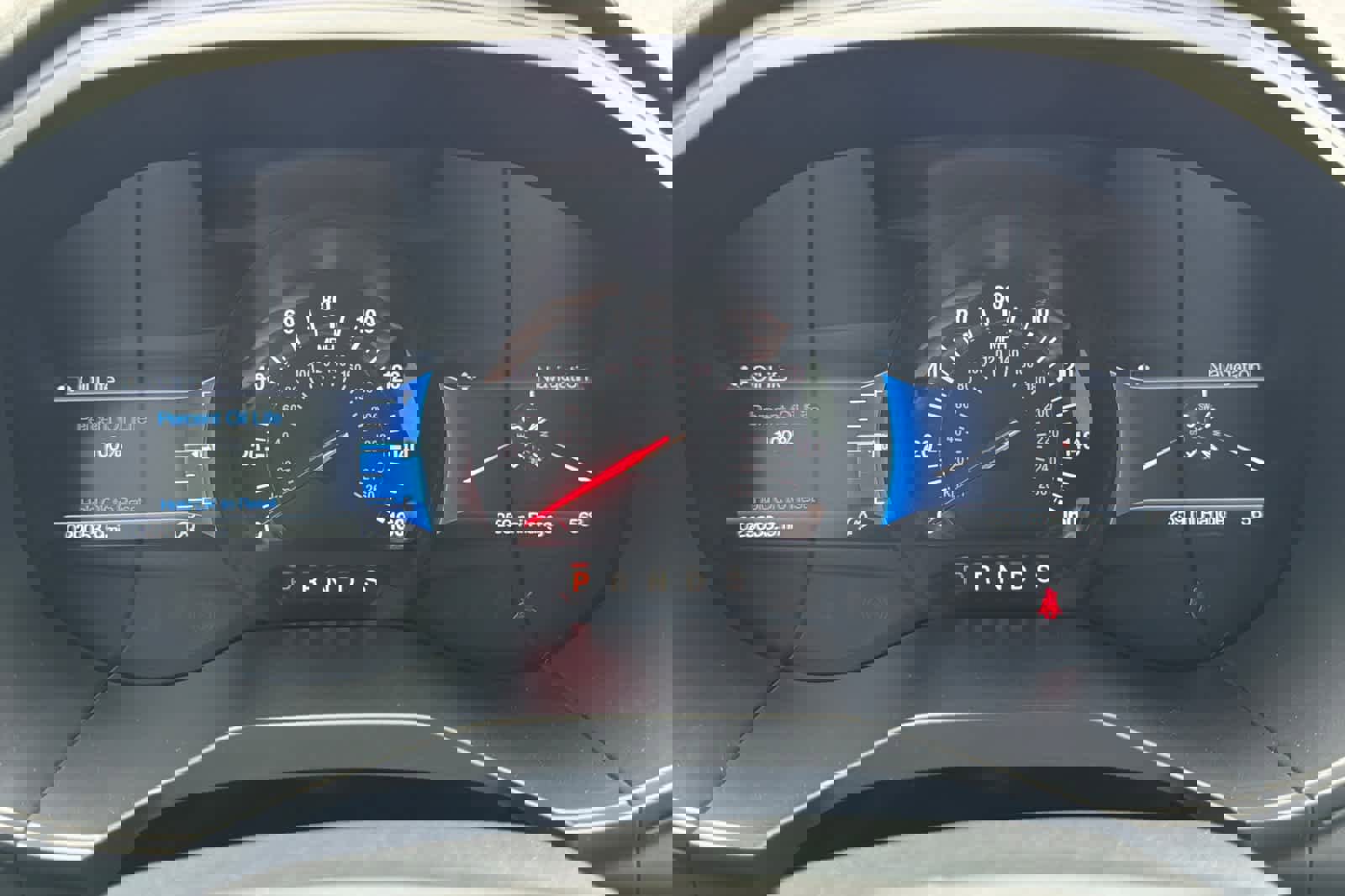 Used 2022 Ford Edge ST w/ Equipment Group 401A image 25