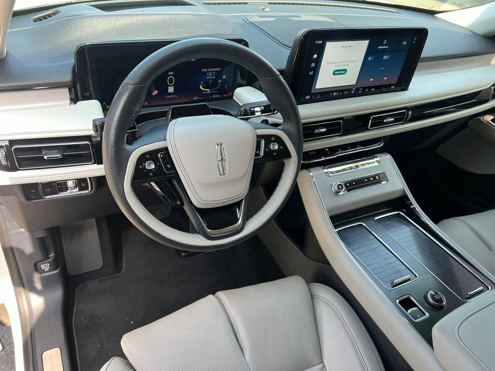 Used 2025 Lincoln Aviator Reserve w/ Equipment Group 201A AWD/4WD image 11