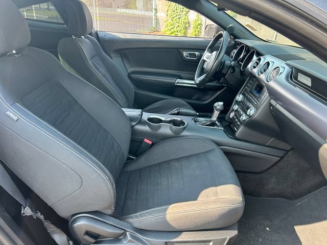 Used 2016 Ford Mustang Coupe RWD image 27