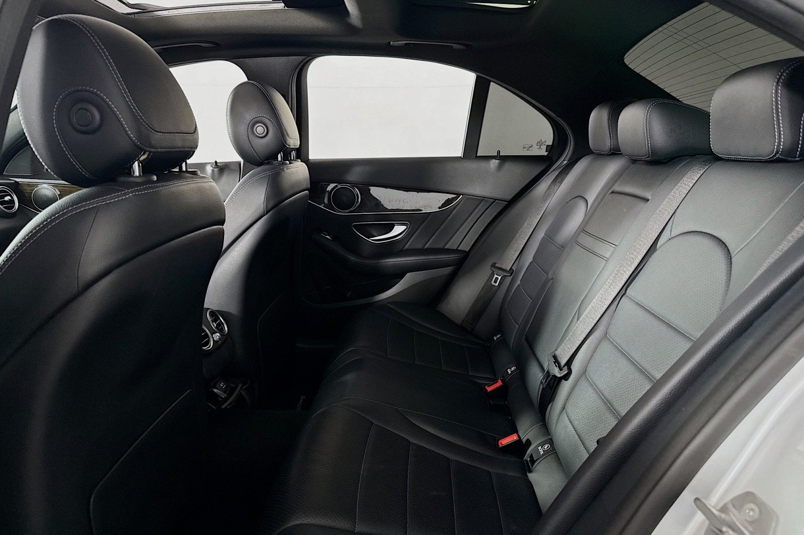 Certified 2018 Mercedes-Benz C 300 Sedan image 8