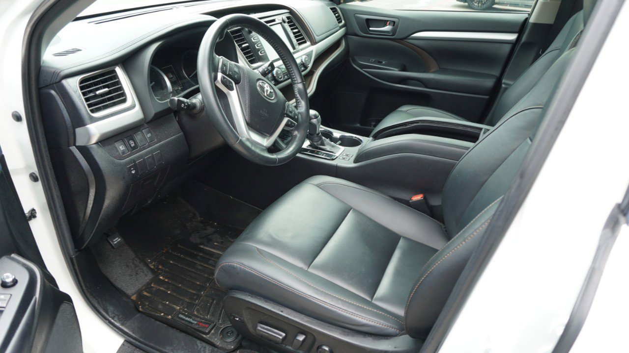 Used 2019 Toyota Highlander XLE FWD image 8