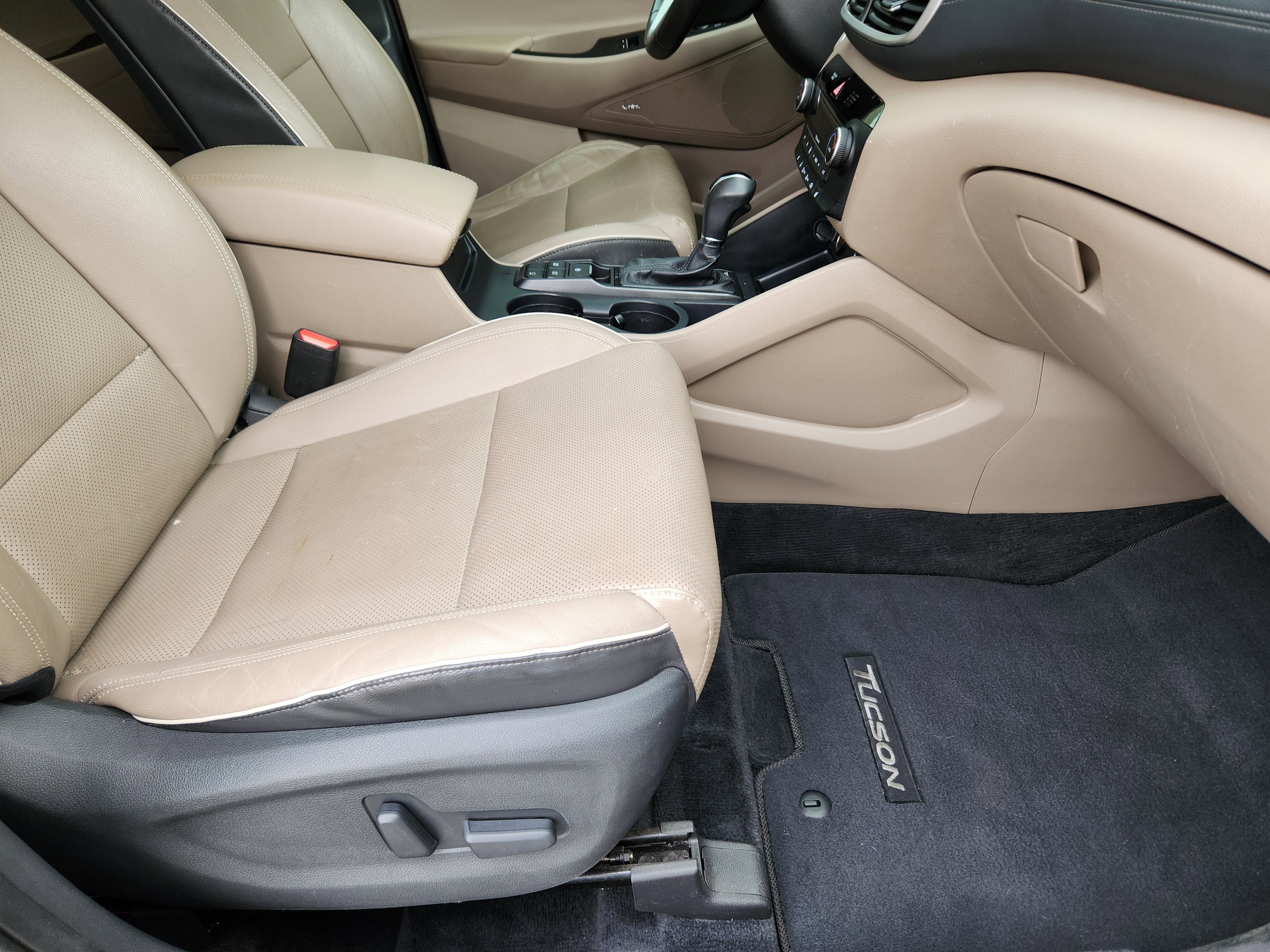 Used 2021 Hyundai Tucson Limited image 18