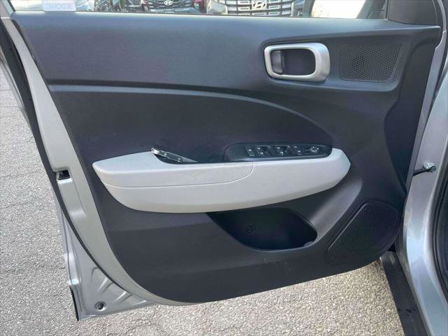 Certified 2024 Hyundai Venue SEL FWD image 15