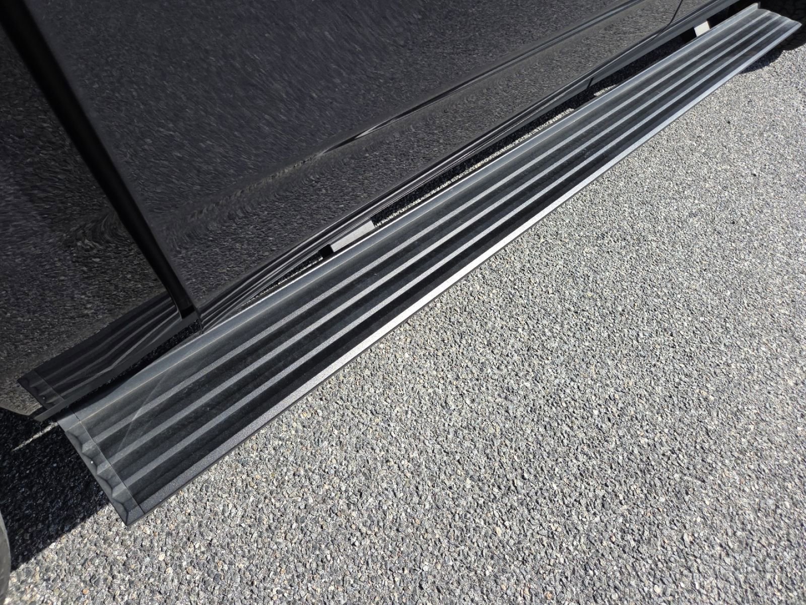 Used 2023 GMC Yukon XL AT4 w/ AT4 Premium Plus Package AWD/4WD image 28