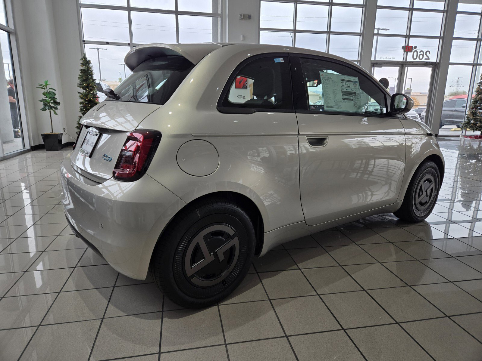 New 2025 FIAT 500 e image 3