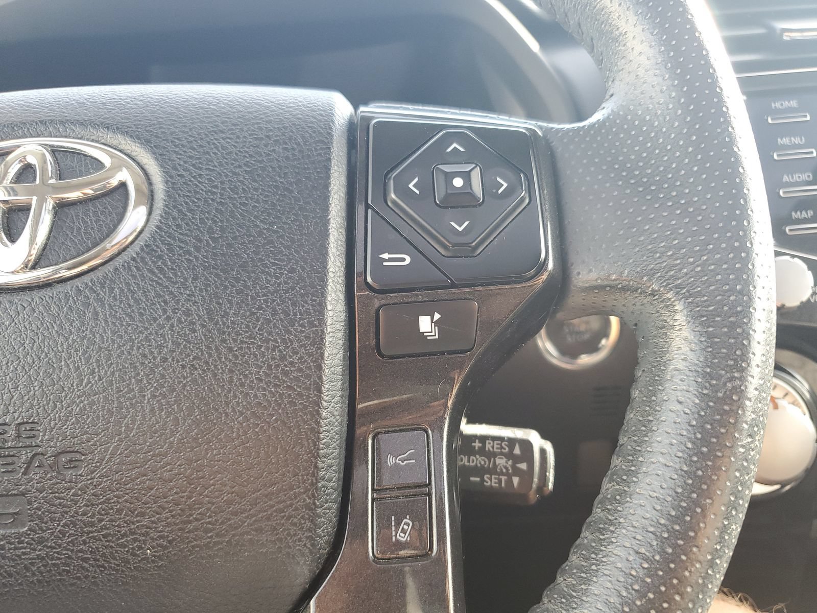 Certified 2020 Toyota 4Runner TRD Off-Road Premium w/ Moonroof Package AWD/4WD image 23