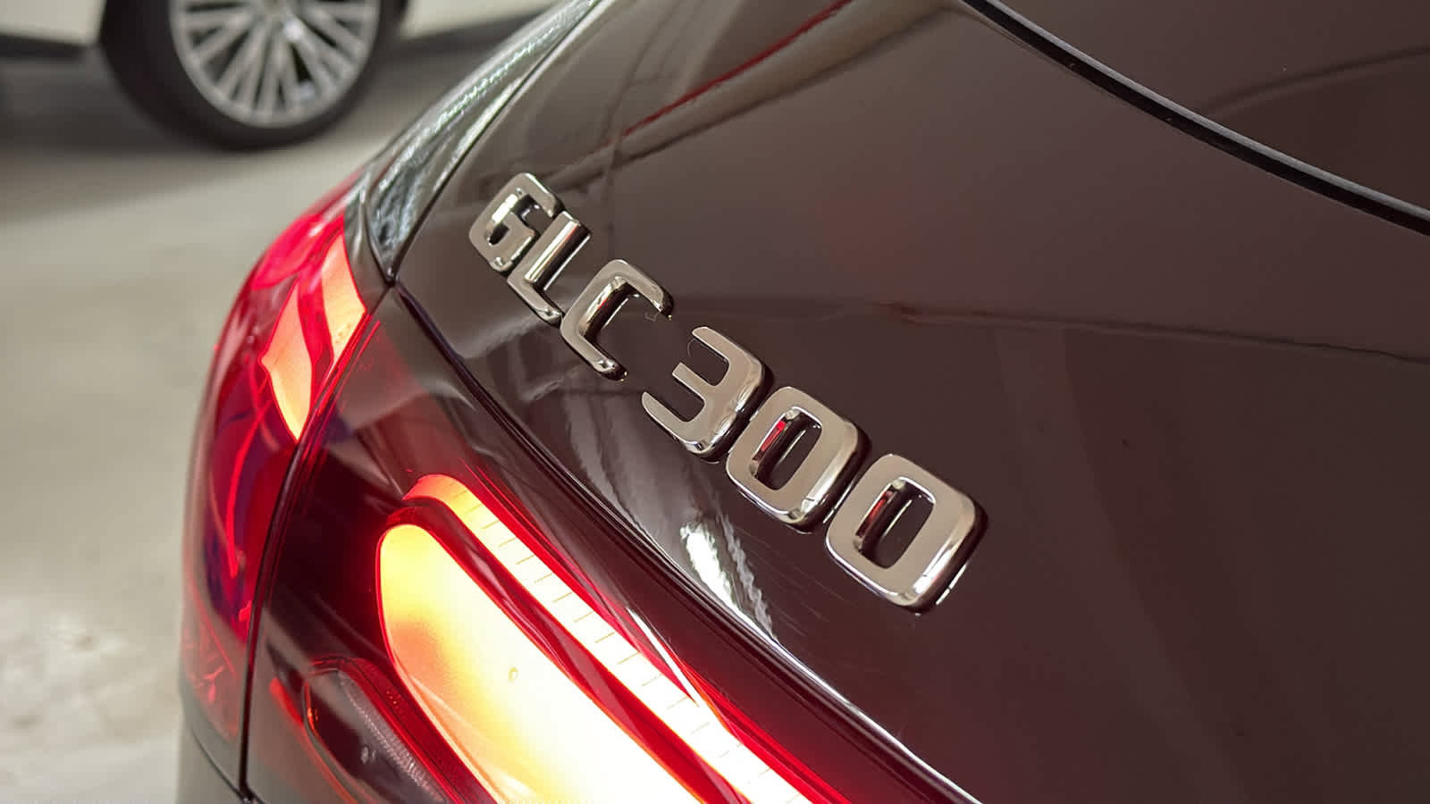 Certified 2025 Mercedes-Benz GLC 300 4MATIC image 9