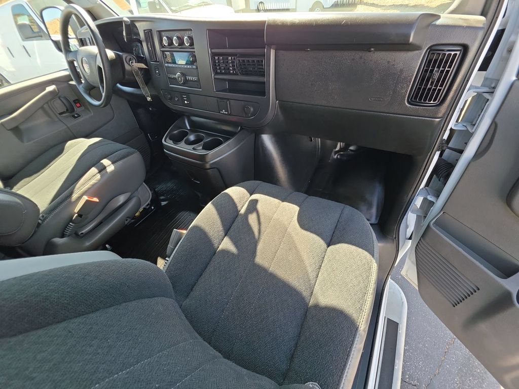 Used 2024 GMC Savana 2500 w/ Driver Convenience Package RWD image 28