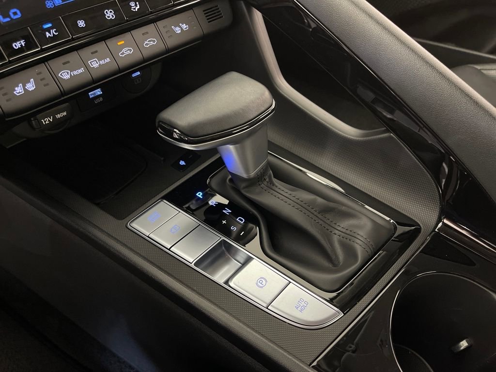 Certified 2025 Hyundai Elantra Limited image 24