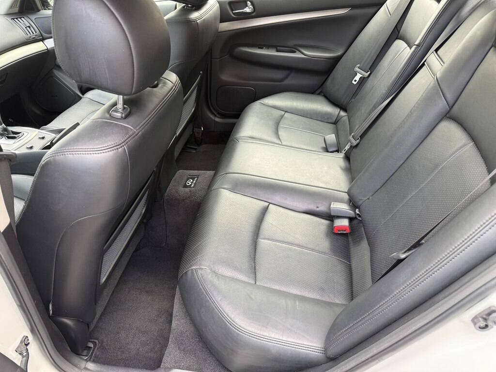 Used 2011 INFINITI G37 Journey w/ Premium Pkg RWD image 21