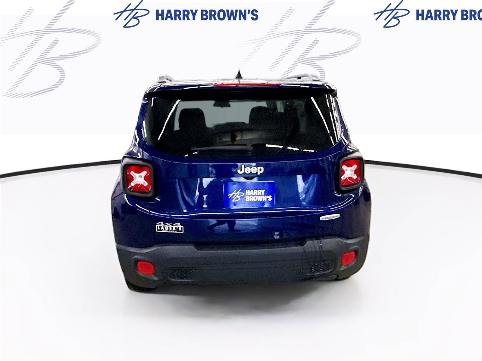 Used 2017 Jeep Renegade Latitude w/ Cold Weather Group AWD/4WD image 9