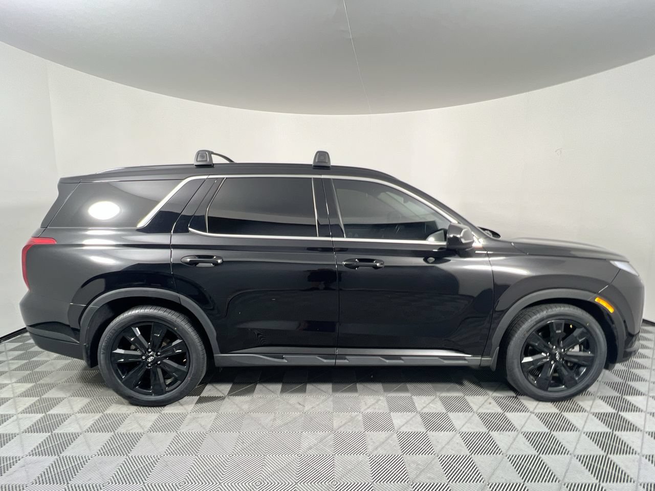 Used 2023 Hyundai Palisade XRT w/ Cargo Package FWD image 2