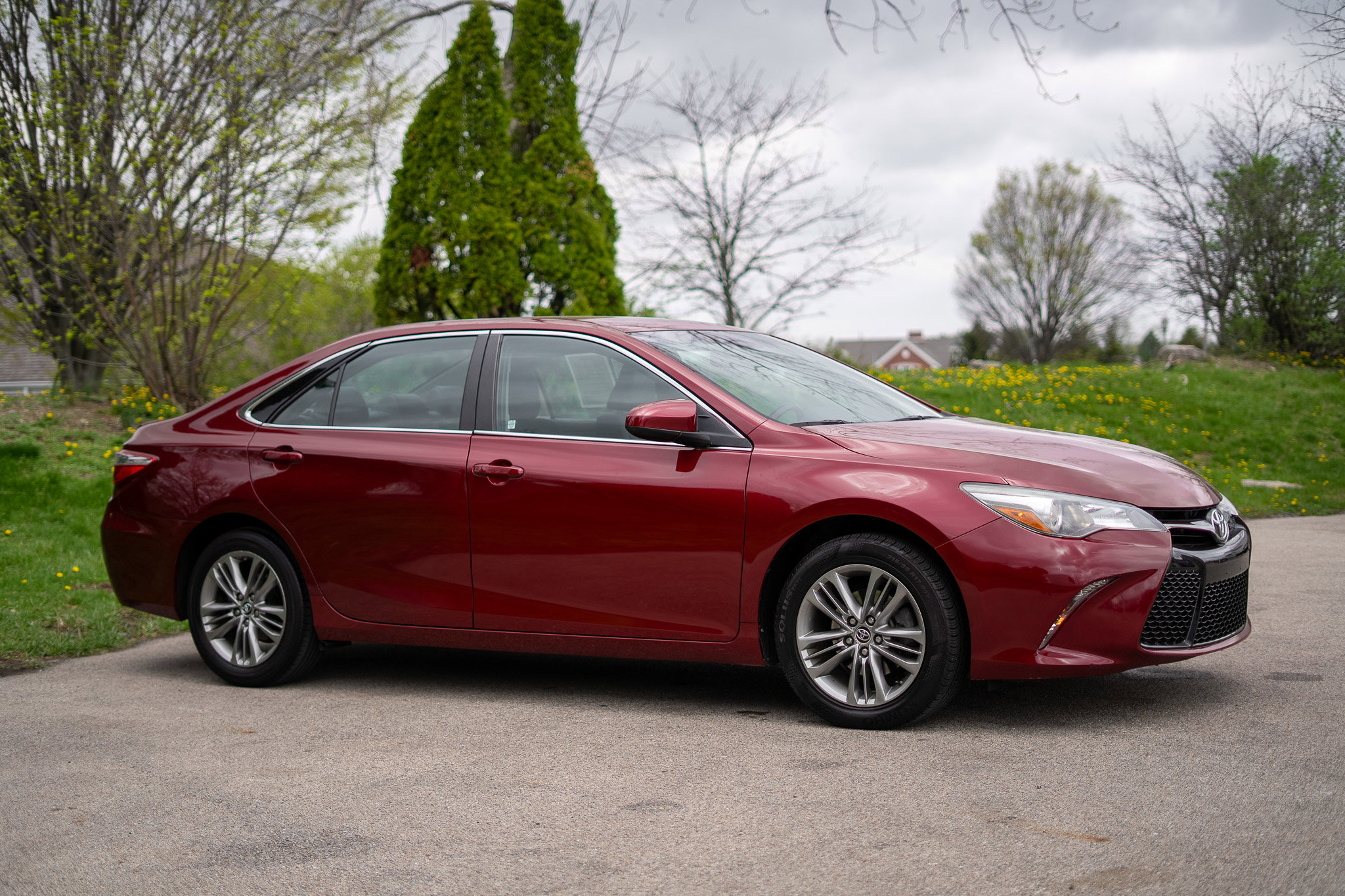Used 2016 Toyota Camry SE FWD image 4