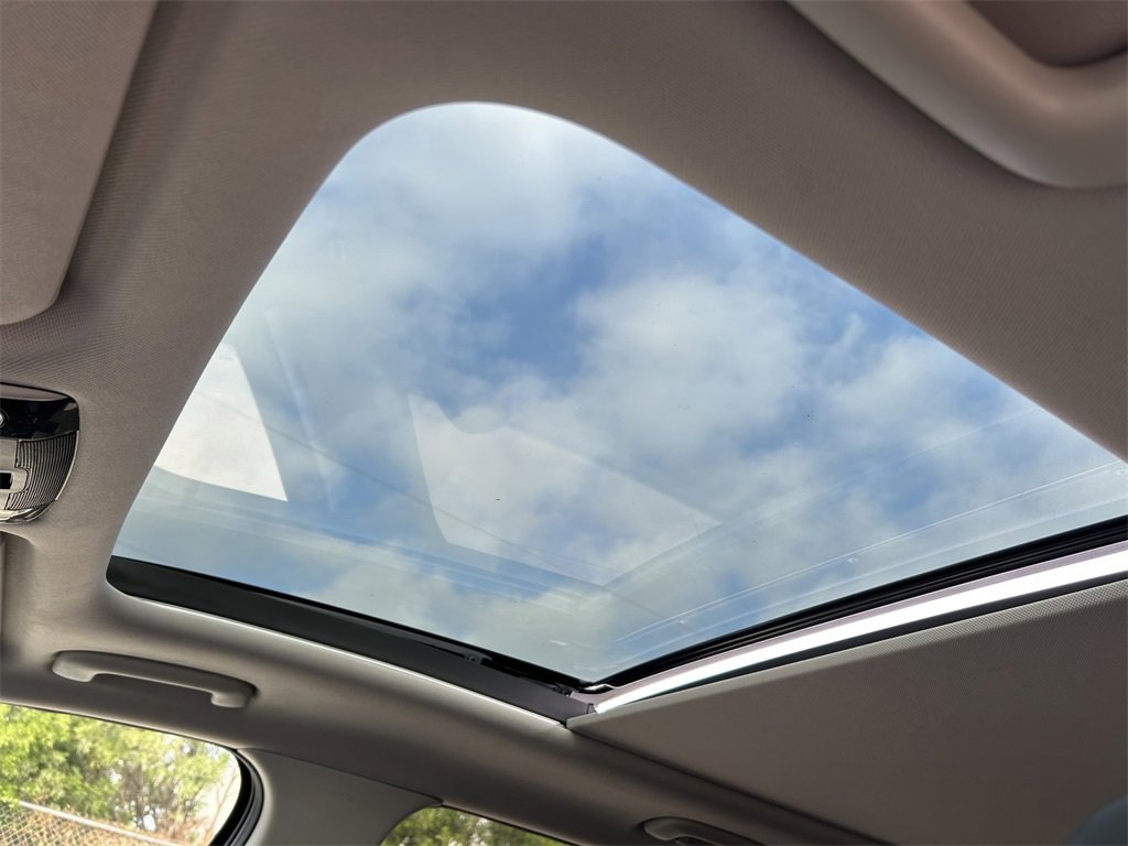 Used 2025 Kia Sorento S w/ Panoramic Sunroof Package image 26