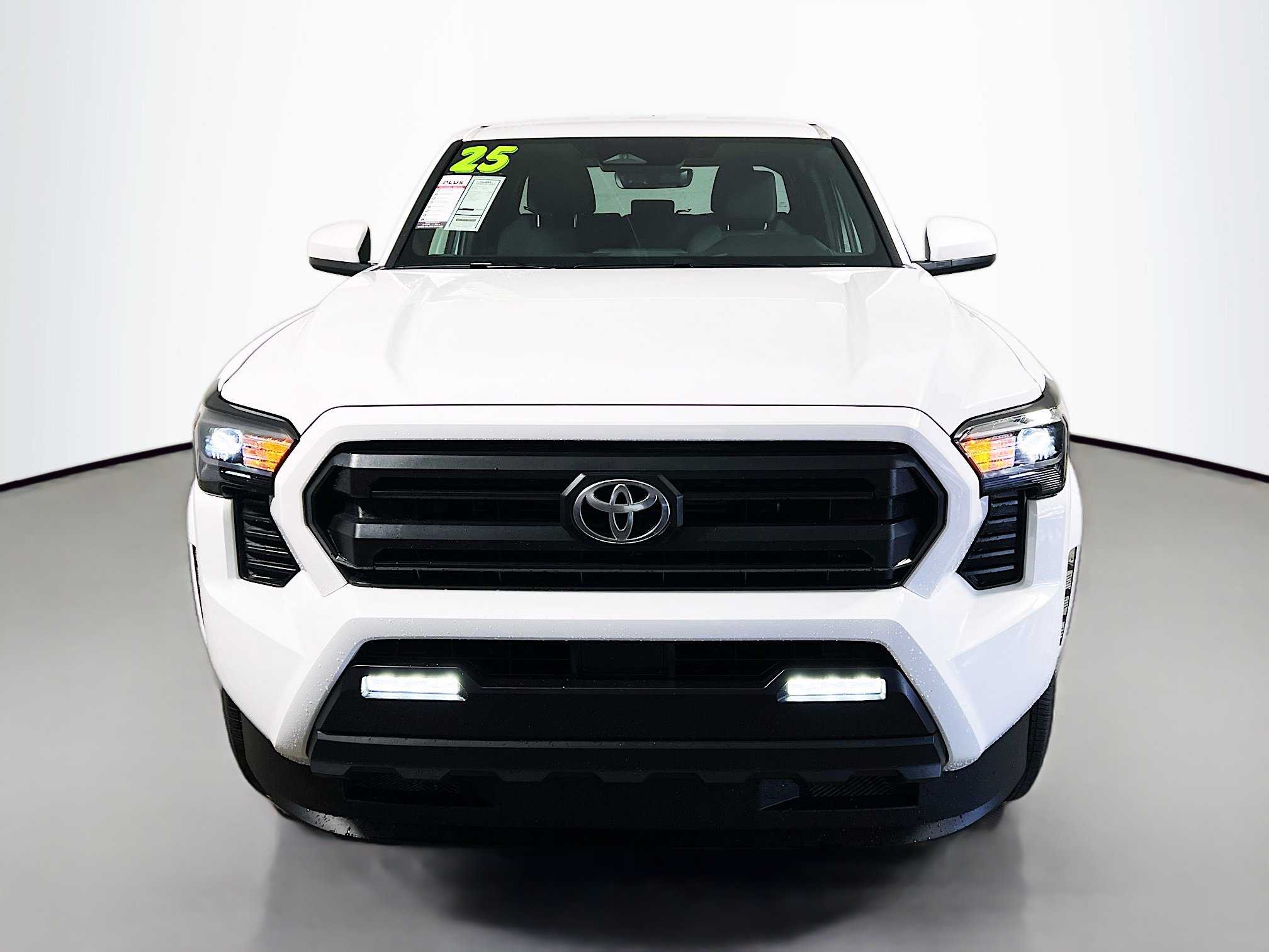 Used 2025 Toyota Tacoma SR5 image 11