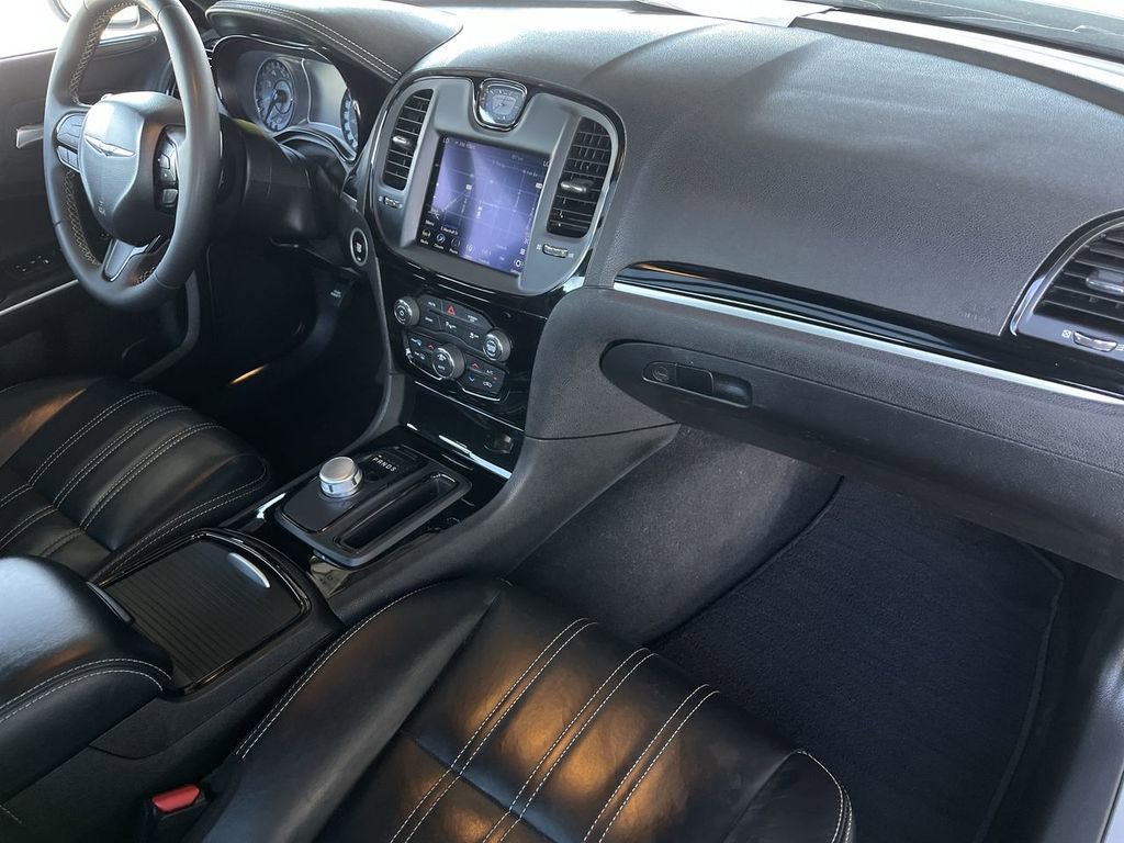 Used 2023 Chrysler 300 S image 28