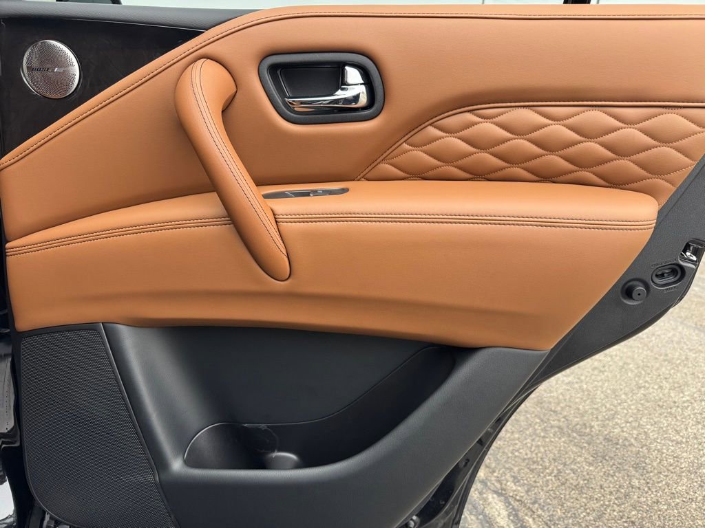 Used 2024 INFINITI QX80 Sensory image 29