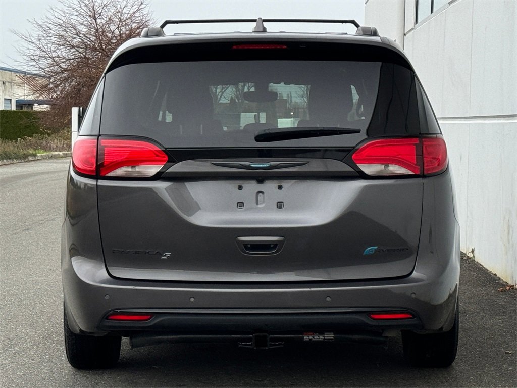 Used 2020 Chrysler Pacifica Touring-L w/ S Appearance Package image 6