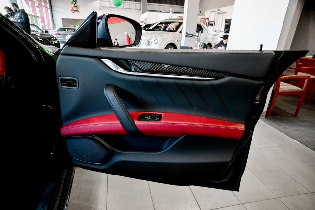 Used 2022 Maserati Ghibli Modena Q4 image 26