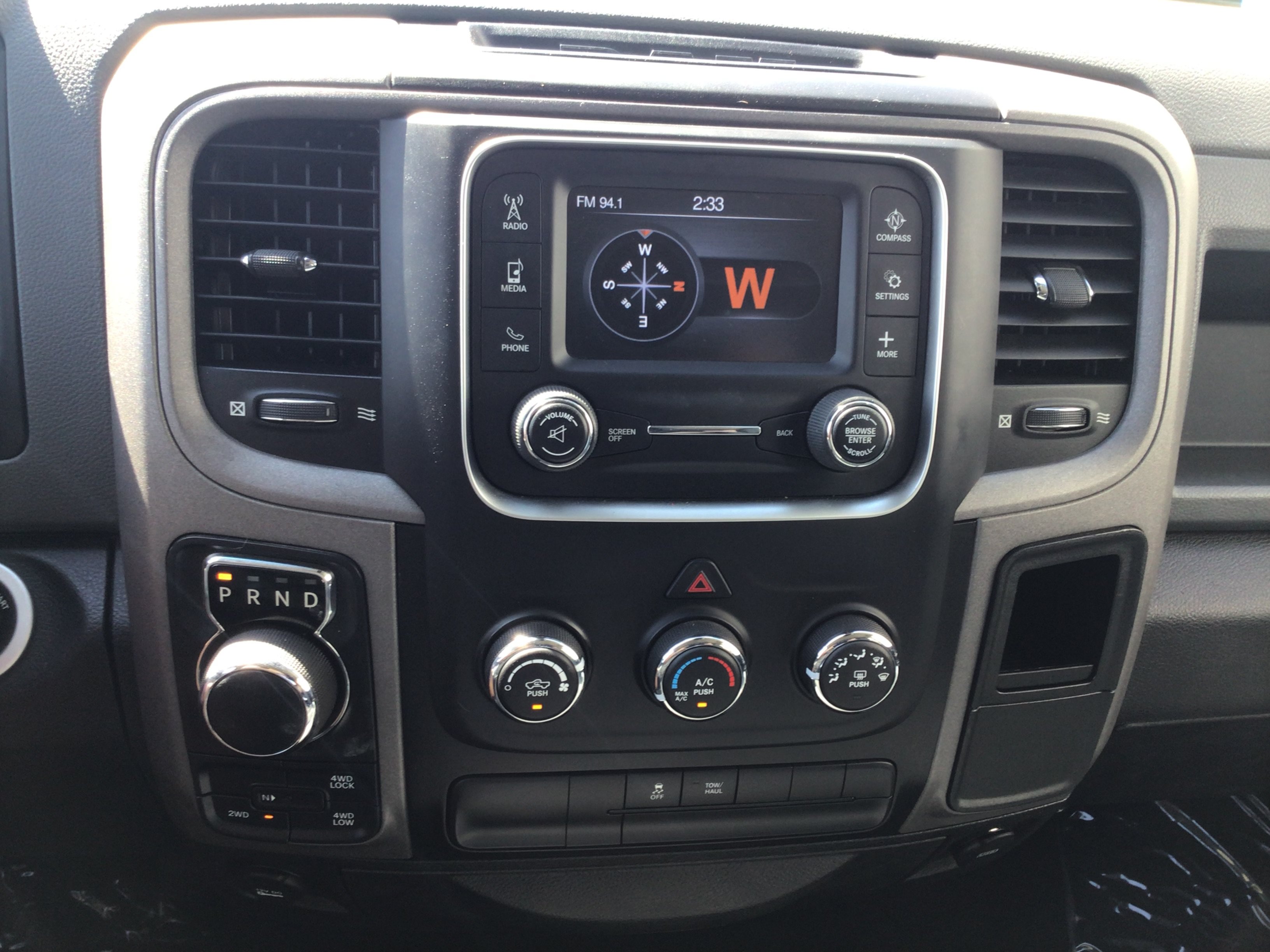 Used 2019 RAM 1500 Express w/ Express Value Package AWD/4WD image 17