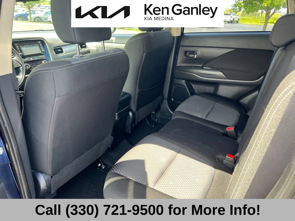 Used 2016 Mitsubishi Outlander SE AWD/4WD image 47