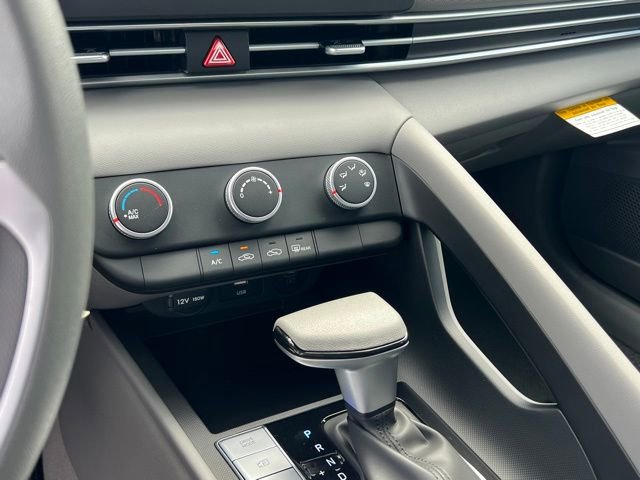 New 2026 Hyundai Elantra SE FWD image 19