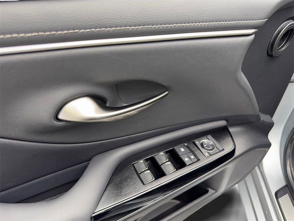 Used 2024 Lexus ES 350 image 31