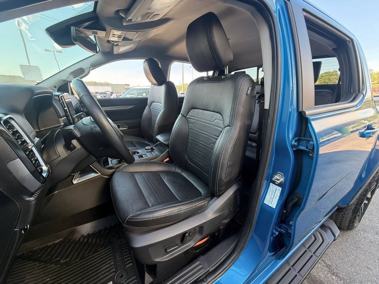 Used 2024 Ford Ranger Lariat w/ FX4 Off-Road Package AWD/4WD image 23