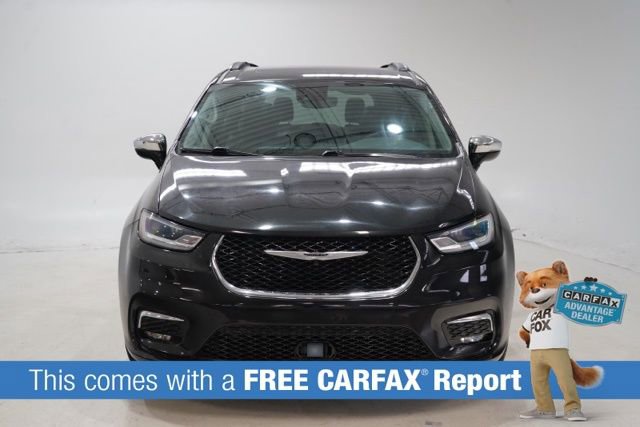 Used 2023 Chrysler Pacifica Limited image 2