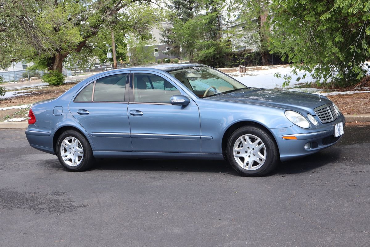 Used 2005 Mercedes-Benz E 320 4MATIC Sedan image 2