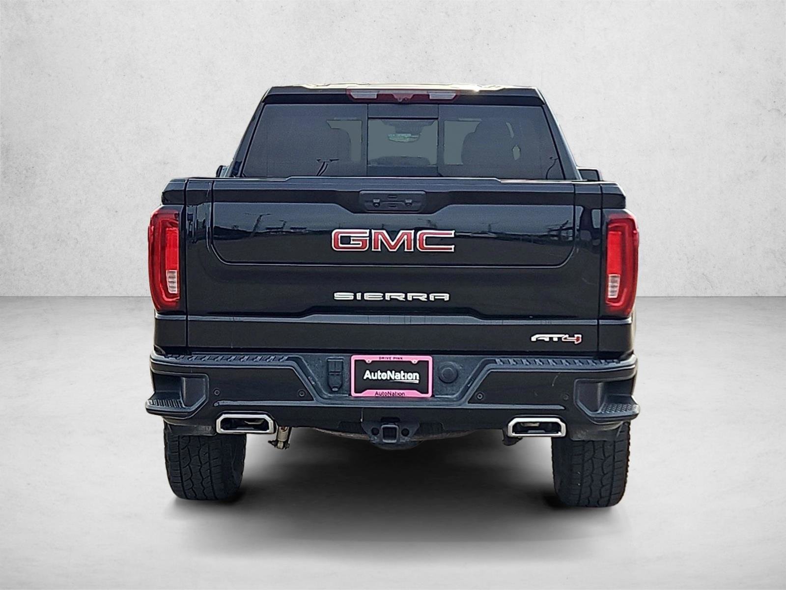 Used 2024 GMC Sierra 1500 AT4 w/ Technology Package AWD/4WD image 7