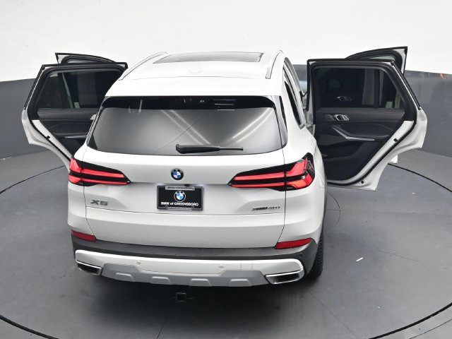 Certified 2024 BMW X5 xDrive40i w/ Premium Package AWD/4WD image 43