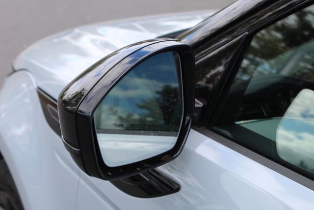 Used 2025 Land Rover Range Rover Evoque S image 13