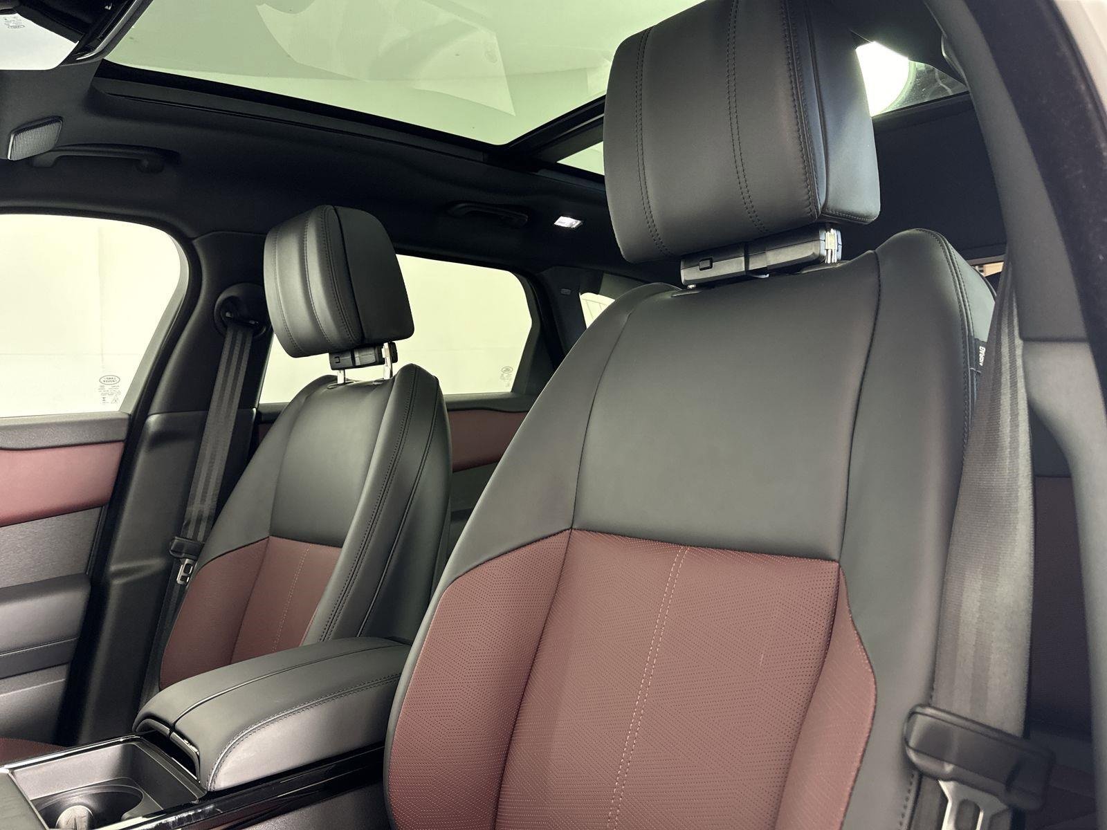 Certified 2025 Land Rover Range Rover Velar Dynamic HSE image 27