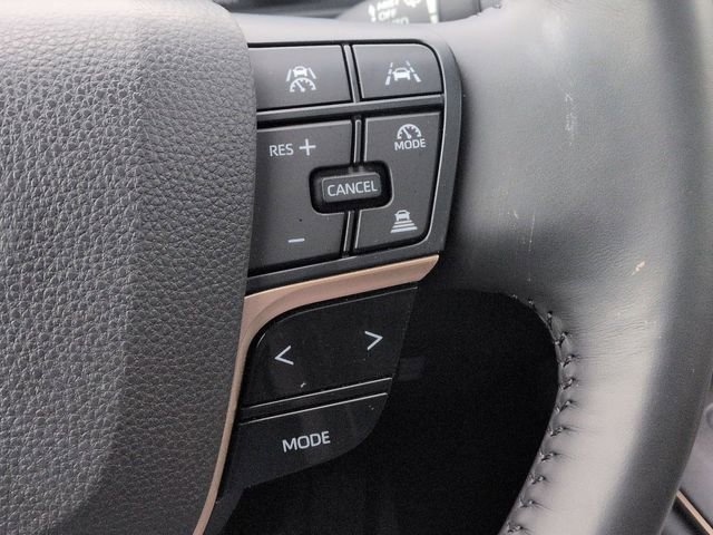 Certified 2023 Toyota Crown Limited image 19