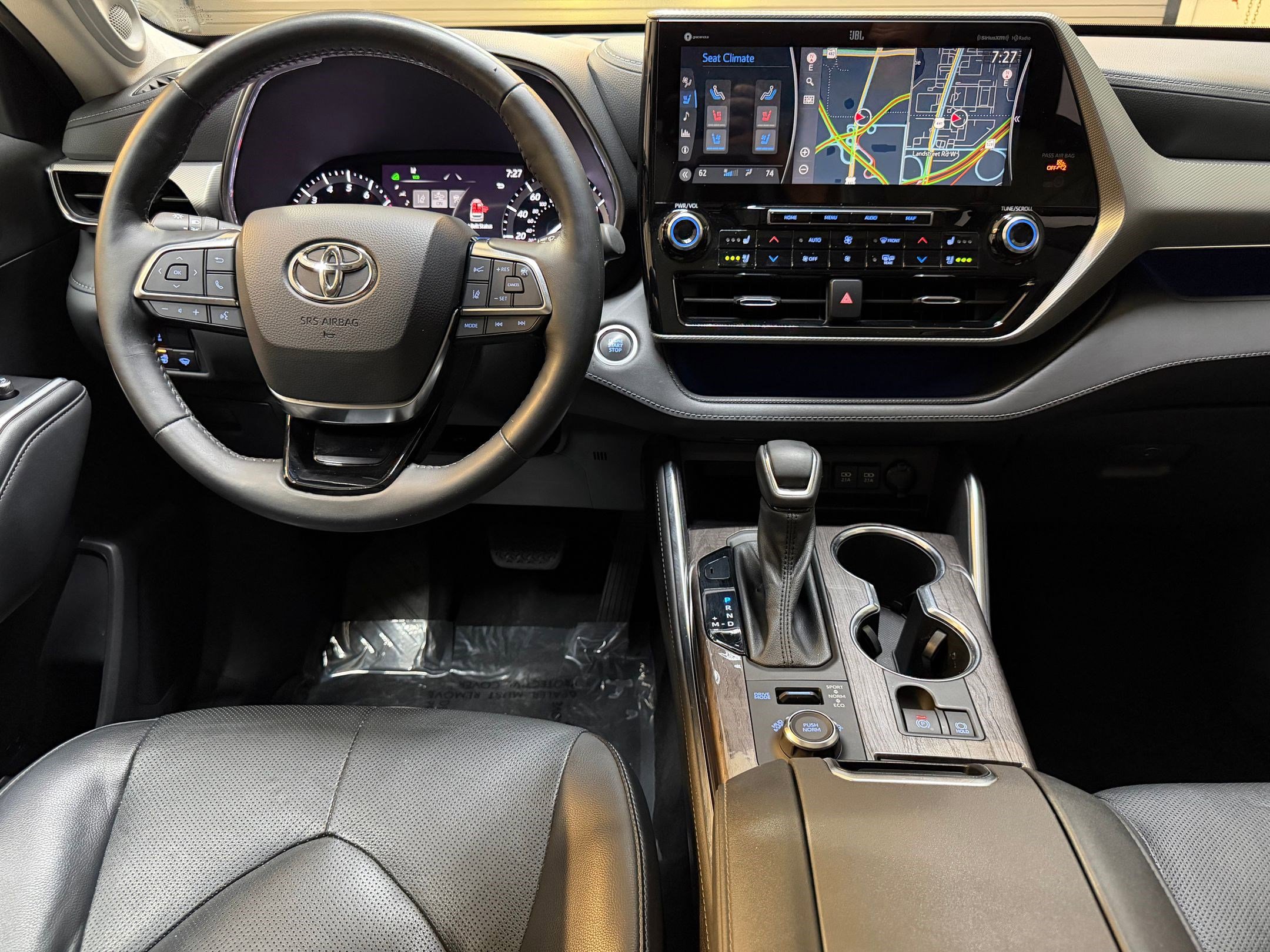 Used 2021 Toyota Highlander Platinum image 4