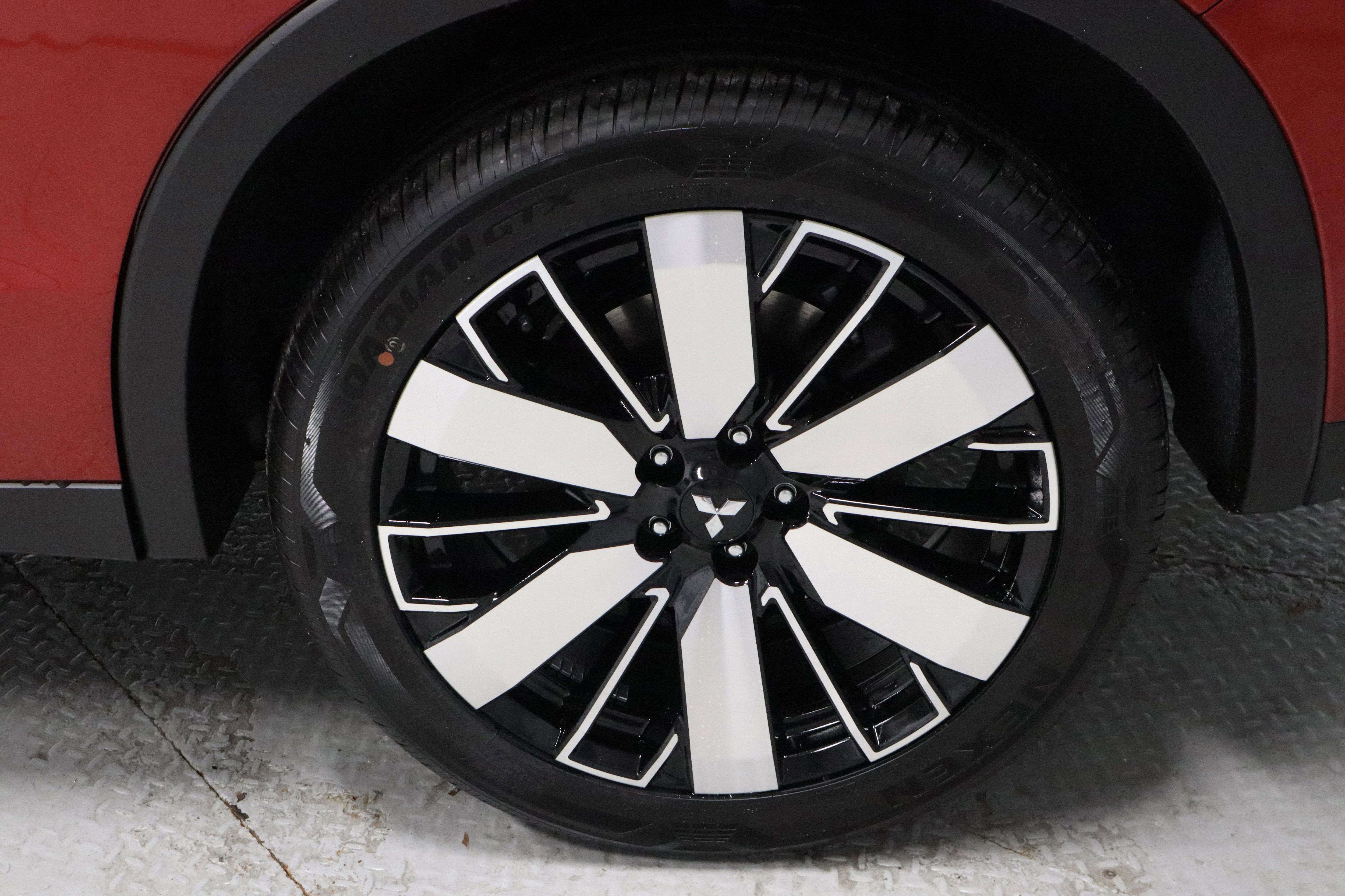 New 2025 Mitsubishi Outlander SE image 35