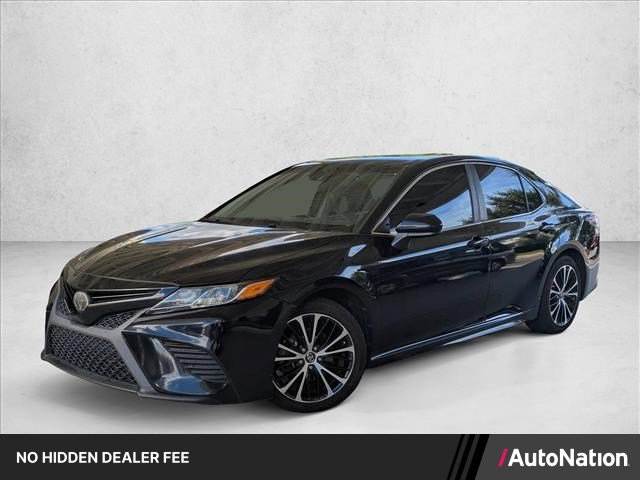 Used 2020 Toyota Camry SE FWD image 1