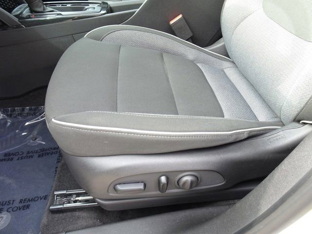 Certified 2022 Chevrolet TrailBlazer LT w/ Driver Confidence Package image 9