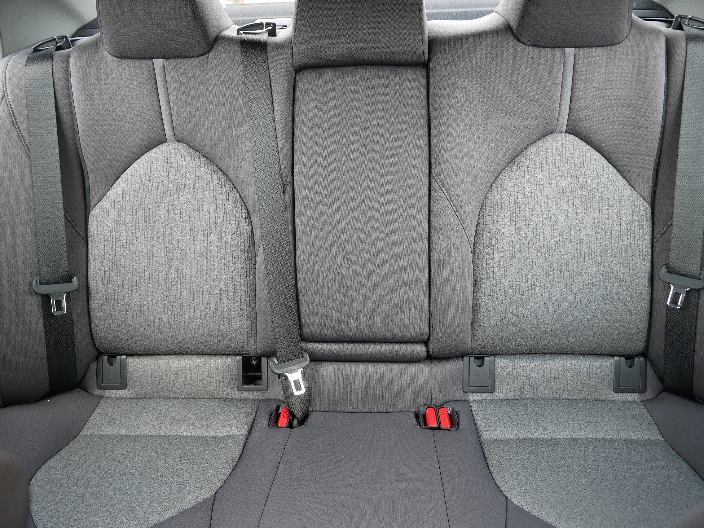 Used 2021 Toyota Camry LE FWD image 13