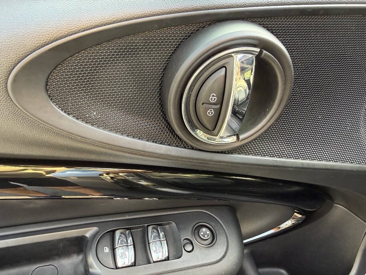Used 2019 MINI Cooper Clubman ALL4 AWD/4WD image 15